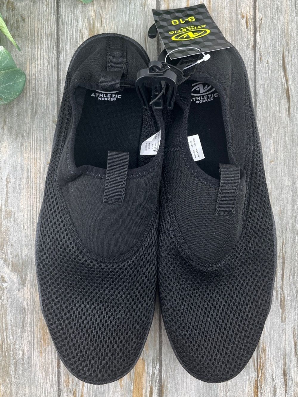 Men’s Beach Water Shoes Black Size 9-10